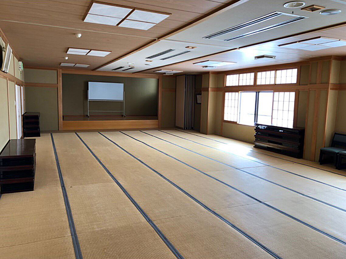 大広間（テーブル席対応可）